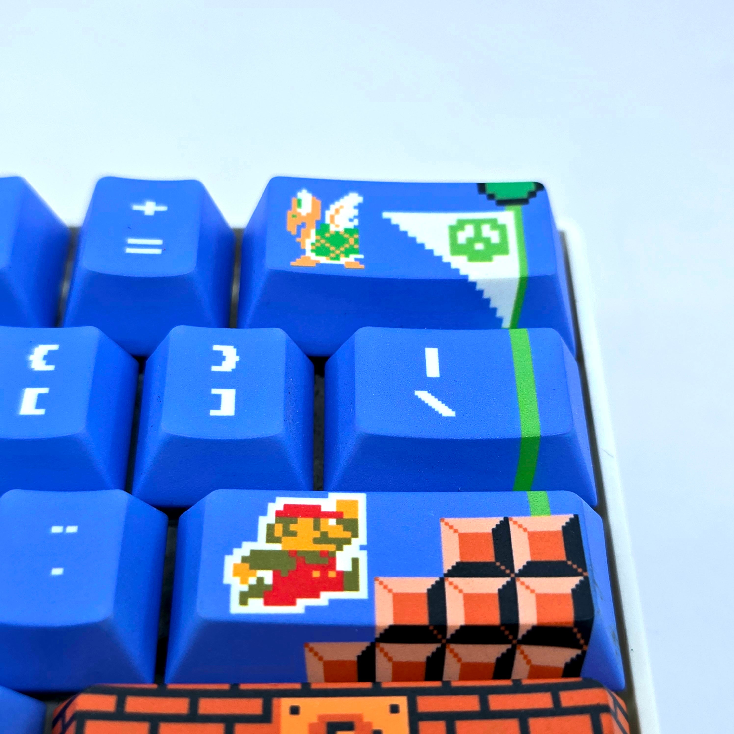 8-Bit Hero - Retro gaming keycaps set